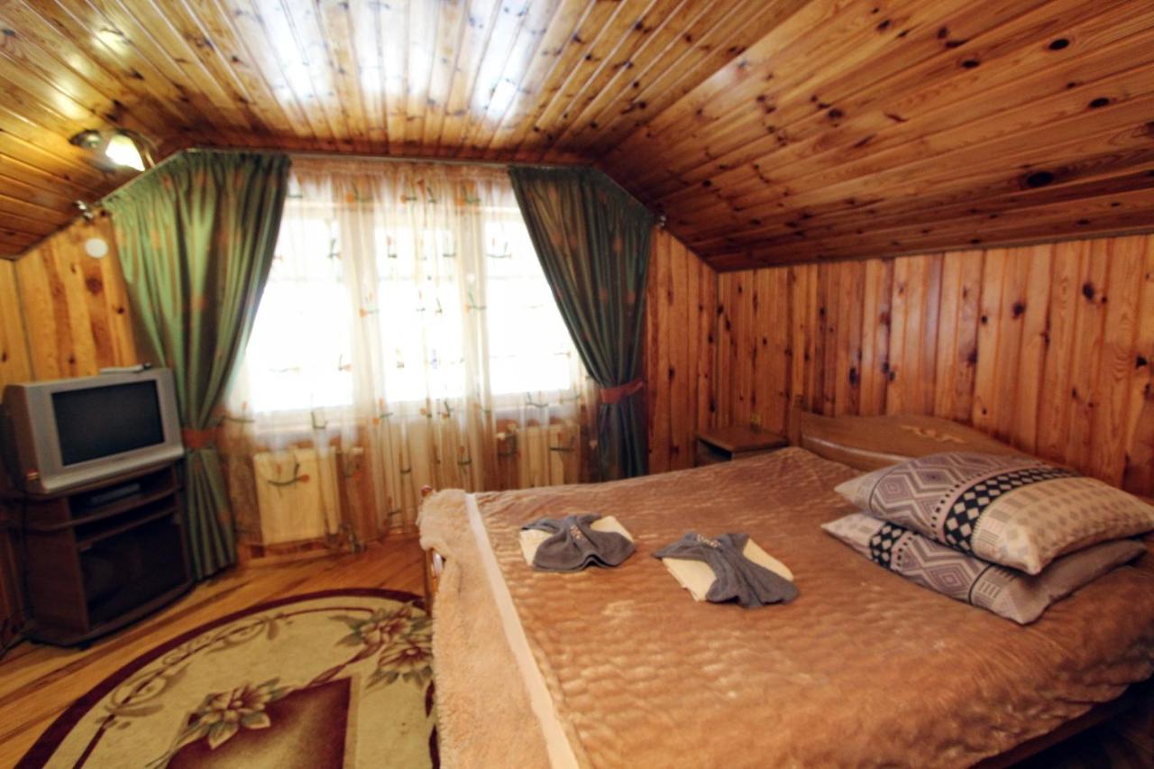 Cottage "Kliverent" Yaremche Exterior foto