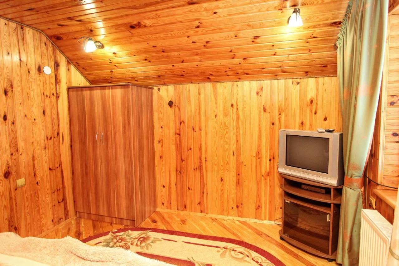 Cottage "Kliverent" Yaremche Exterior foto