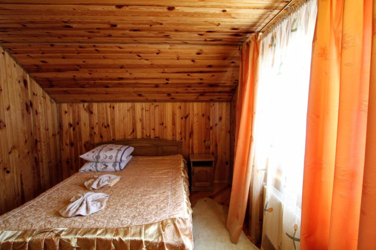 Cottage "Kliverent" Yaremche Exterior foto
