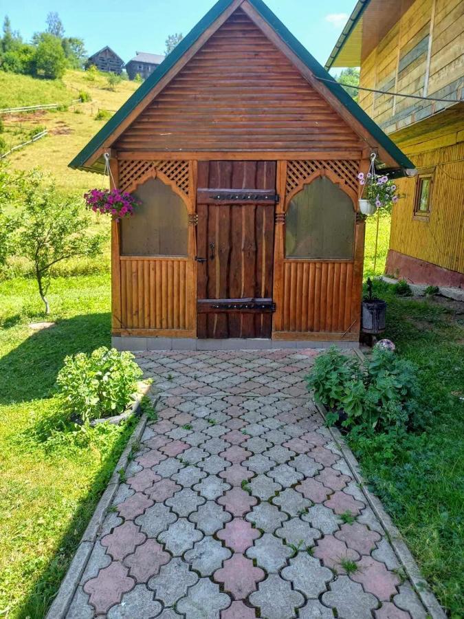 Cottage "Kliverent" Yaremche Exterior foto
