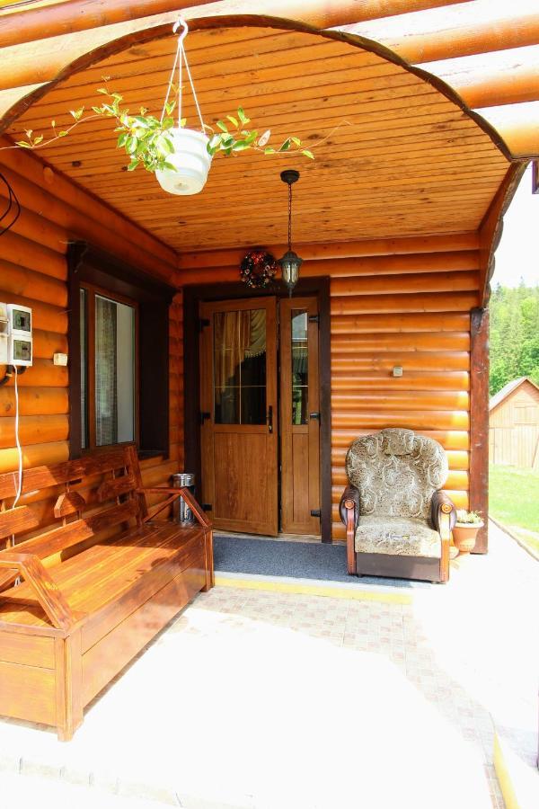 Cottage "Kliverent" Yaremche Exterior foto