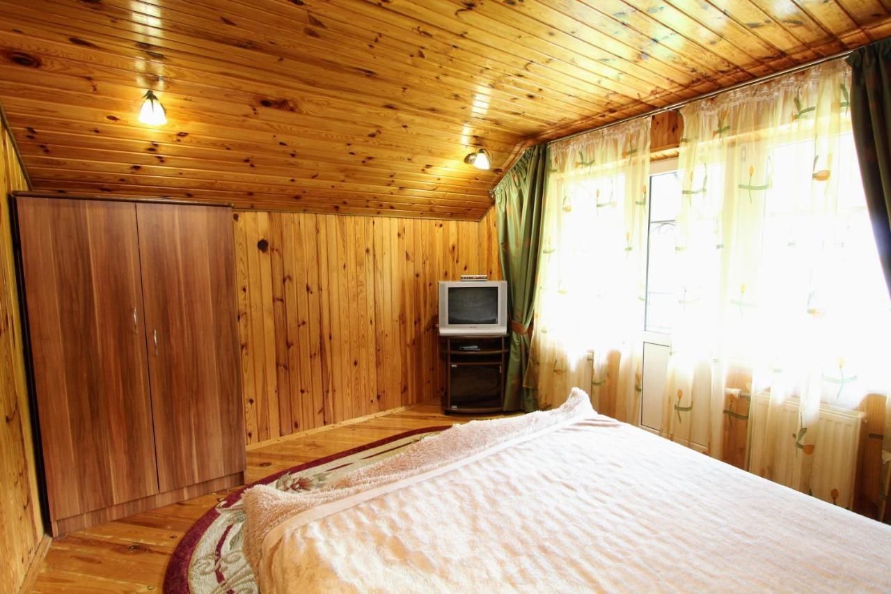 Cottage "Kliverent" Yaremche Exterior foto